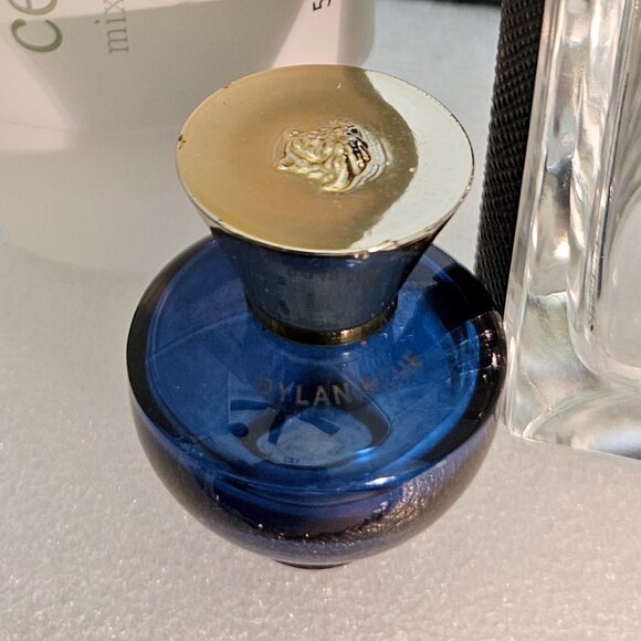 VERSACE pour femme Dylan Blue Bottle (empty) 0.17 oz 4.83 mL - Picture 6 of 8